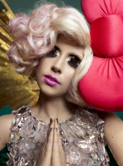 Lady Gaga Hello Kitty.jpg